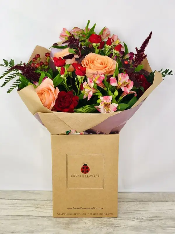 Cosy Moments Christmas Bouquet